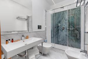 Ванная комната в YourHome - Maison Iovino Luxury Rooms