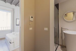 A bathroom at Ricasoli 34 House by 360Rentals