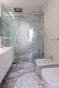 A bathroom at Ricasoli 34 House by 360Rentals
