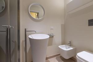 A bathroom at Ricasoli 34 House by 360Rentals