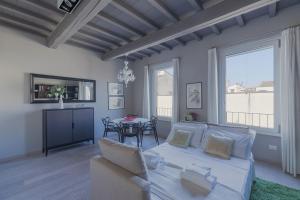 A seating area at Ricasoli 34 House by 360Rentals