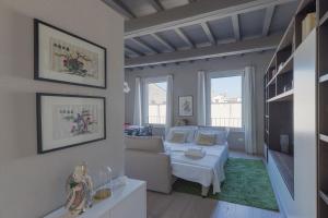 A seating area at Ricasoli 34 House by 360Rentals