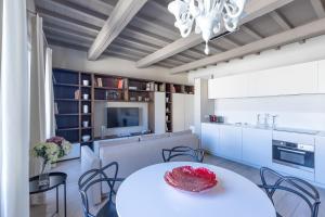 A kitchen or kitchenette at Ricasoli 34 House by 360Rentals