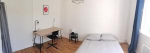 Posteľ alebo postele v izbe v ubytovaní Belle Maison 12p 6 couchages TOURS CENTRE avec jardin