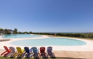 Bazén v ubytovaní 2 Bedroom Apartment @Estepona Hills With Sea View! alebo v jeho blízkosti