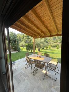 Zahrada ubytování Paralia Homes peaceful 2 bedroom, unit # 2