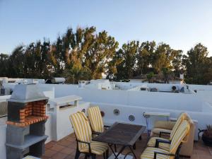 Część wypoczynkowa w obiekcie Estepona - Playa - 1 dormitorio con terraza solárium Mi17