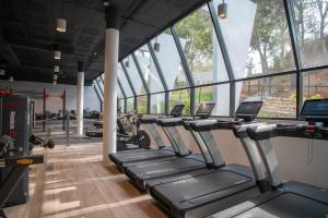 Posilňovňa alebo fitness centrum v ubytovaní 2 Bedroom Apartment @Estepona Hills With Sea View!
