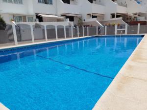 The swimming pool at or close to Jacuzzi House Sunflower