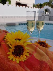 Jacuzzi House Sunflower italokat is kínál