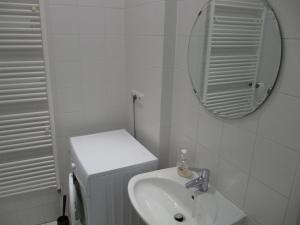 A bathroom at Apartmán Old centre - Rybárska brána