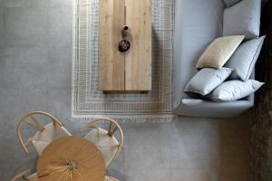 Posezení v ubytování Lichnos Luxury Suites + 37 fotografií