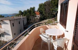 Galeriebild der Unterkunft Apartments by the sea Bilo, Primosten - 4806 in Podgreben
