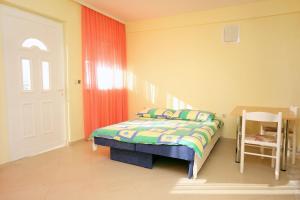 Galeriebild der Unterkunft Apartments by the sea Bilo, Primosten - 4806 in Podgreben