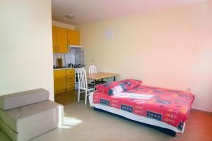 Galeriebild der Unterkunft Apartments by the sea Bilo, Primosten - 4806 in Podgreben