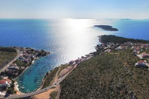 Galeriebild der Unterkunft Apartments by the sea Bilo, Primosten - 4806 in Podgreben