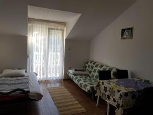 Ein Bett oder Betten in einem Zimmer der Unterkunft Apartments and rooms with parking space Jezera, Murter - 5082