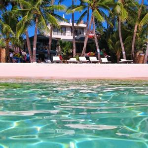 Bazén v ubytování Boracay Beach Houses nebo v jeho okolí