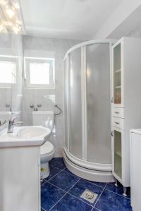 Koupelna v ubytování Apartment Sparadici 10015b