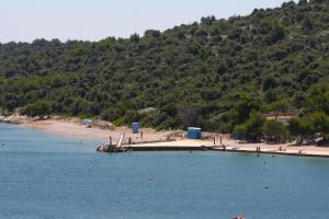 Fotografie z fotogalerie ubytování Family friendly seaside apartments Jezera, Murter - 9684 v destinaci Jezera