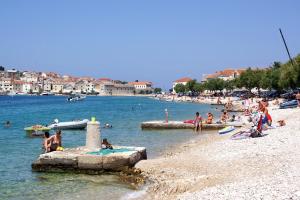 Fotografie z fotogalerie ubytování Apartments by the sea Primosten - 4169 v Primoštenu
