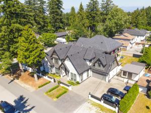 an overhead view of a house with a driveway at T&T Lodge in Surrey