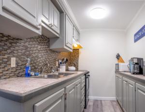 Photo de la galerie de l'établissement Main Street Downtown Apartments, à Bar Harbor