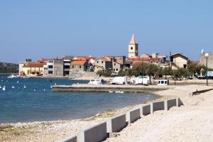 Fotografie z fotogalerie ubytování Apartments by the sea Pirovac, Sibenik - 14820 v destinaci Pirovac