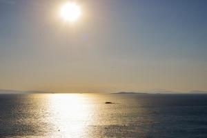 Galeriebild der Unterkunft Anavissos Panoramic sea view apt with shared pool in Anavyssos