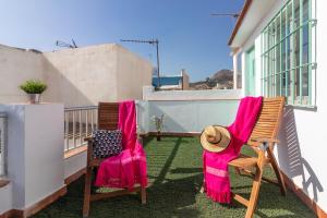 Balkón alebo terasa v ubytovaní Sea & Wave Al Rolo Beach Apartment