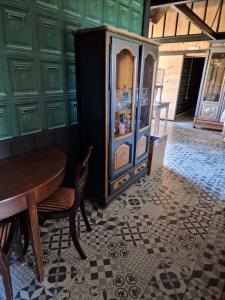 Fotografia z galérie ubytovania Bâtisse XVIII ème, dans enceinte d'un château. v destinácii Brains-sur-Gée