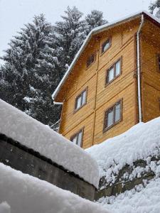 İnka Dağ Evi during the winter