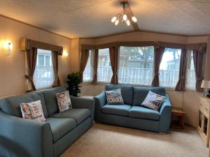Gallery image of Mudeford Beach Lodge in Mudeford +18 photos