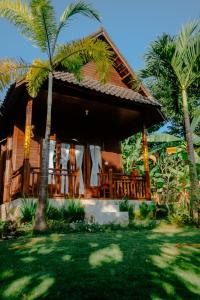 Kurnia Guest House & Spa外面的花园