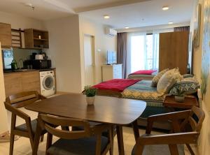 Kuchyň nebo kuchyňský kout v ubytování PUTEH Timurbay Beachfront Private SEA view Suite Kuantan