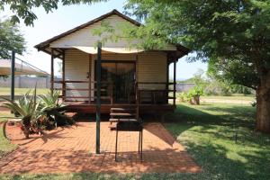 Kruger View Chalets外面的花园