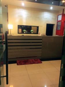 Lobi atau kawasan kaunter penerimaan di D'sky Inn Hotel Shah Alam