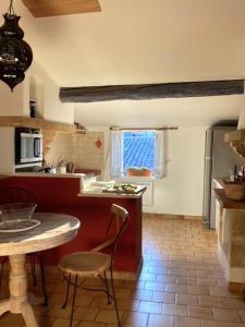 Gallery image of Superbe appartement de caractère au calme in Aigues-Mortes
