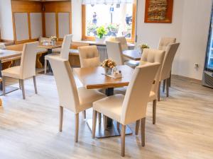 Posezení v ubytování Hotel Alle Alpi