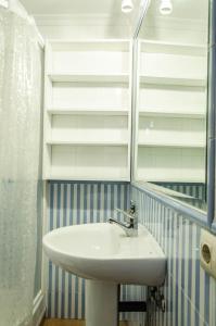 Kúpeľňa v ubytovaní Apartamentos La Casita de Santa Marina