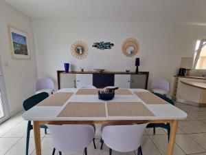 Fotografie z fotogalerie ubytování Gîte de Kerninon Maison spacieuse et lumineuse v destinaci Ploulech