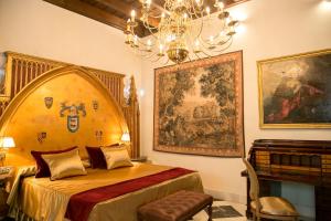 Postel nebo postele na pokoji v ubytování Hotel Ateneo Sevilla + 37 fotografií