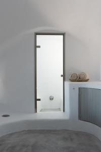 Postel nebo postele na pokoji v ubytování Yposkafon Concept Villa