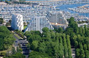 Fotografia z galérie ubytovania Studio LE FIDJI - A 5m du centre - Face au Port - Parking Privé v destinácii La Grande-Motte