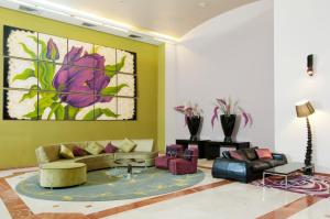 Posezení v ubytování Leonardo Hotel Negev