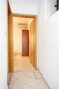 Fotografie z fotogalerie ubytování Apartments with parking spaces Arbanija, Ciovo - 5228 v Trogiru