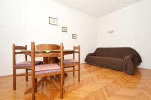 Posezení v ubytování Apartments with parking spaces Arbanija, Ciovo - 5228