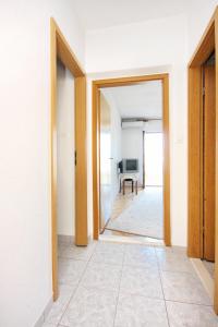Fotografie z fotogalerie ubytování Apartments with parking spaces Arbanija, Ciovo - 5228 v Trogiru