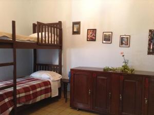 Rúm í herbergi á Hostal don Felipe