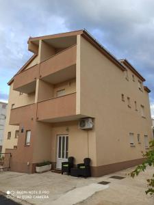 Fotografie z fotogalerie ubytování Apartments with a parking space Kastel Stafilic, Kastela - 13375 v destinaci Kaštela